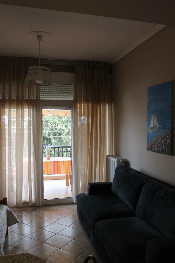 Souzana Rooms 1 Nea Plagia Buitenkant foto
